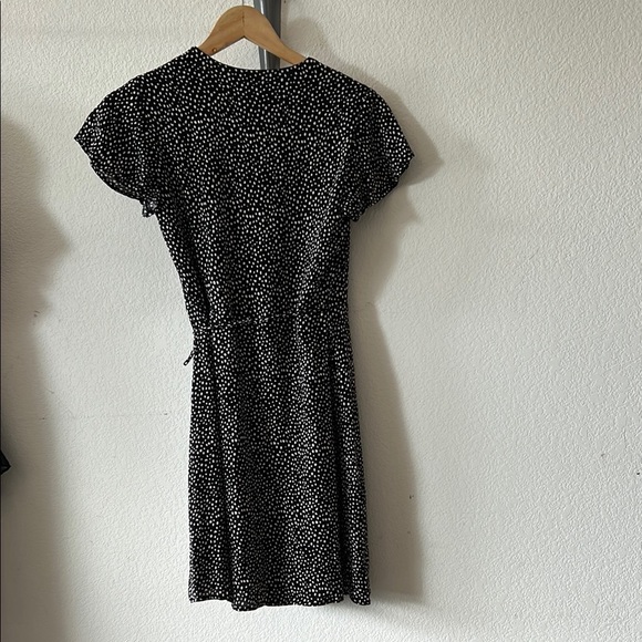 Harper Black and White Wrap Dress with Flutter Sleeves size M - Picture 5 of 6